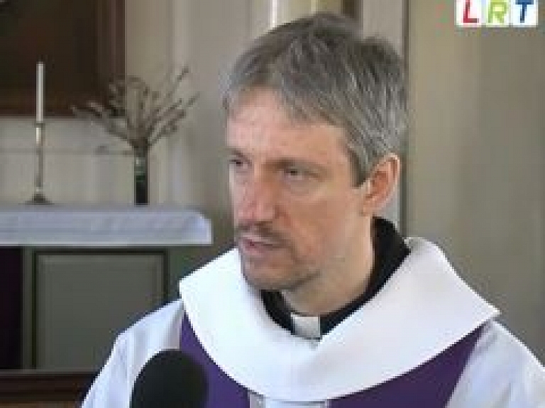 Viesītes luterāņu draudze atzīmē Lieldienas (video)