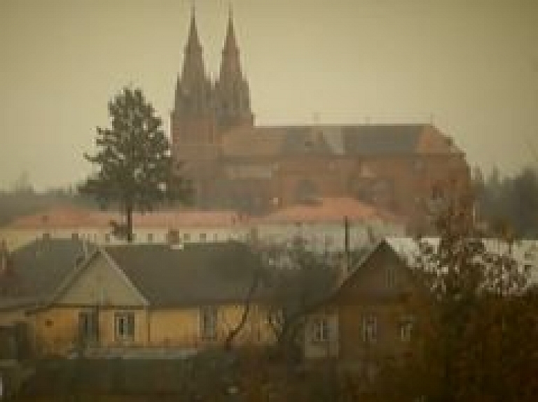 ASV pieprasa izdot kibernoziegumos apsūdzētos no Rēzeknes (video)