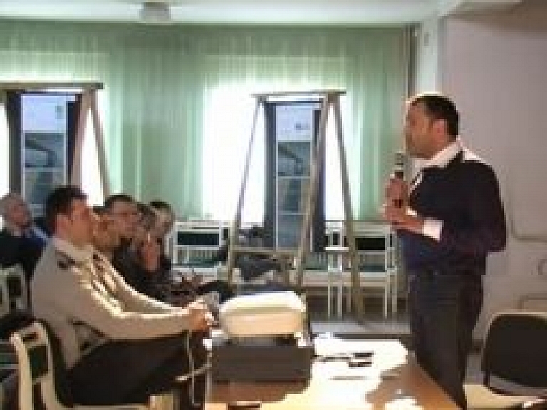 Jēkabpilieši pauž satraukumu par jaunā tilta būvniecību (video)
