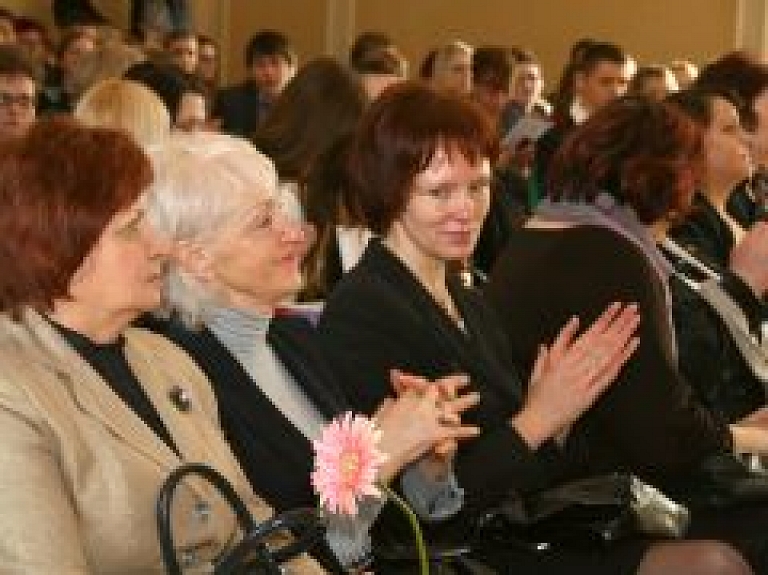 DU noslēgusies skolēnu zinātniski pētniecisko darbu konference