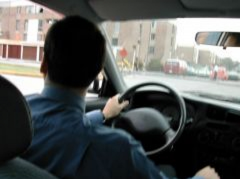 Terehovā aizturēts Latvijas pilsonis ar viltotu autovadītāja apliecība