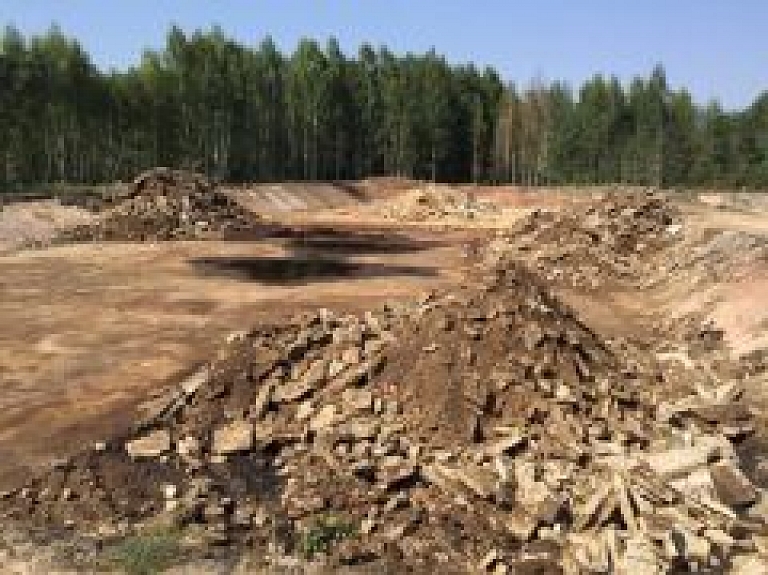 Olaines bīstamo atkritumu izgāztuvē veic krātuvju demontāžu