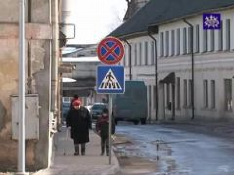 Talsenieki pensionēšanās vecuma paaugstināšanai nesaskata pamatu (video)