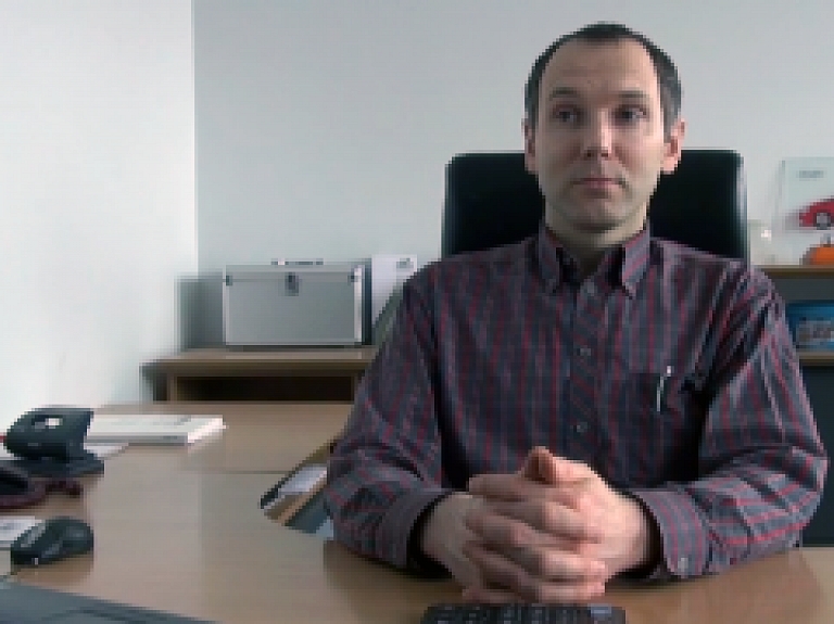 Autocentra īpašnieks: klienti no Rīgas uzticas reģionu uzņēmumiem (video)