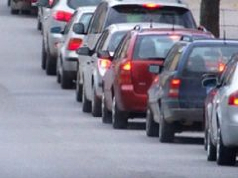 Jēkabpilī notiks ziemas autosporta sacensības ielas automašīnām