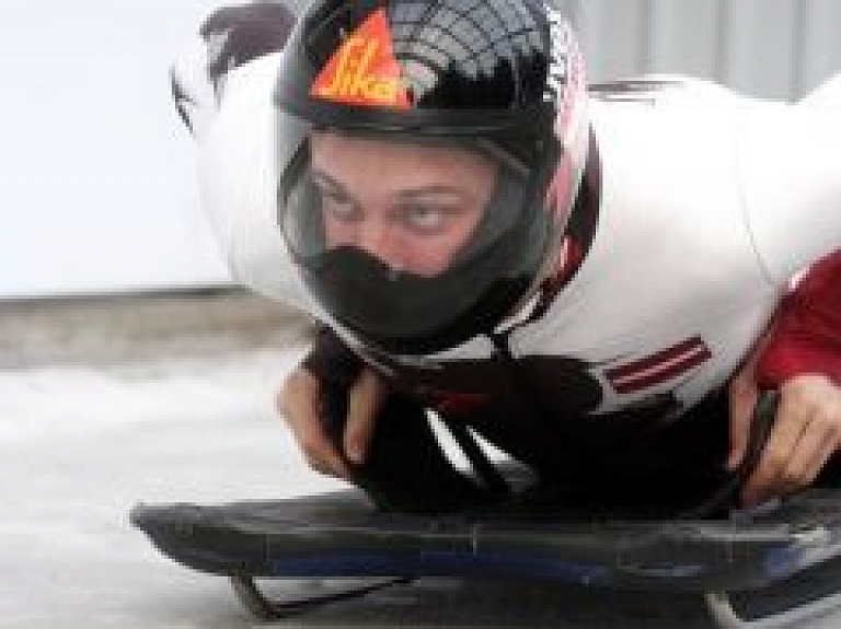 Dukurs līderis pēc pasaules čempionāta skeletonā pirmajiem diviem braucieniem