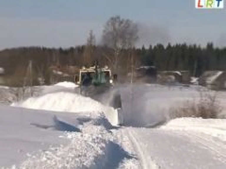 Latgales pašvaldībām pietrūkst līdzekļu autoceļu uzturēšanai (video)