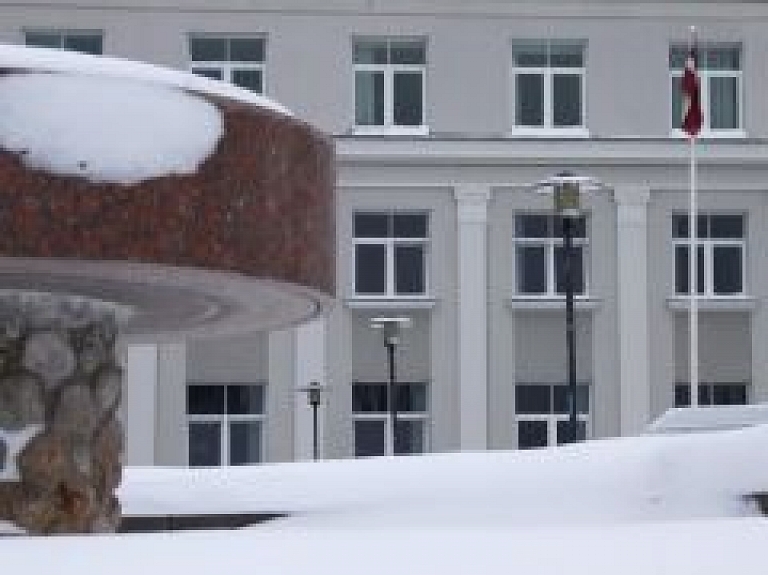 Apstiprina Valmieras pilsētas pašvaldības 2012.gada budžetu (video) - papildināts