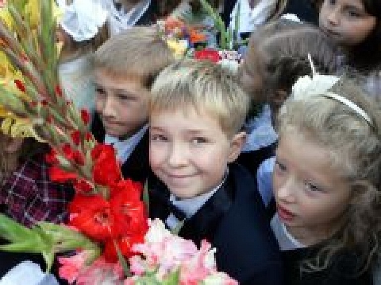 Valmieras sākumskola jaunajā mācību gadā plāno četras 1.klases