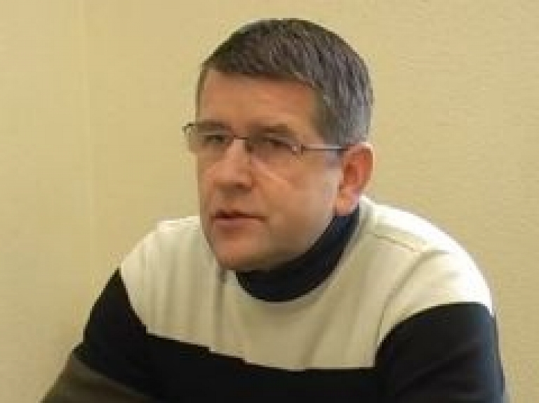 Jēkabpiliešus aukstajā laikā aicina rūpēties par mājokļu siltumu (video)