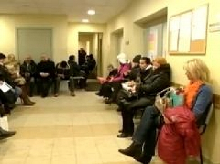 Latvijai liek izstrādāt programmu jauniešu bezdarba mazināšanai (video)