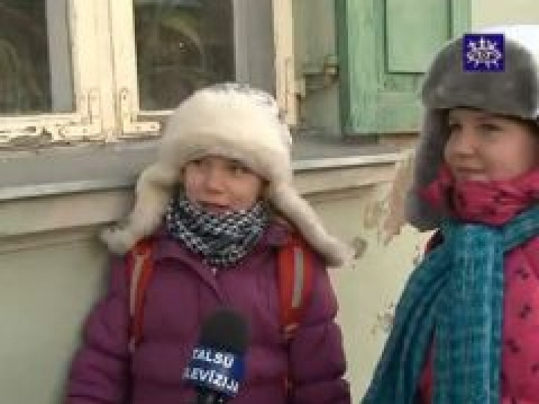 Talsinieki stāsta, kā ziemas aukstumā sasildīties (video)