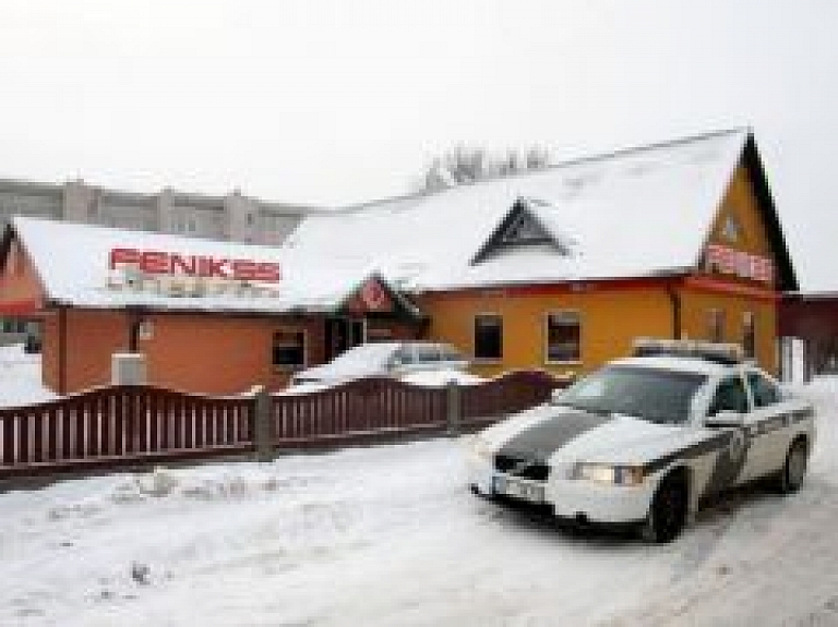 Jēkabpils policista slepkavībā apsūdzētais Žagars savu vainu neatzīst (video) - papildināts