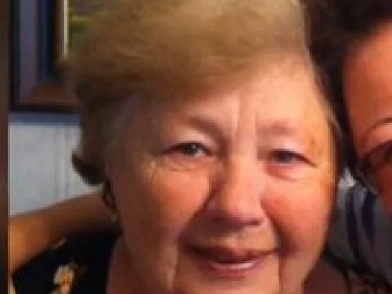 Tuvinieki lūdz palīdzību pazudušās jūrmalnieces meklēšanā (video)