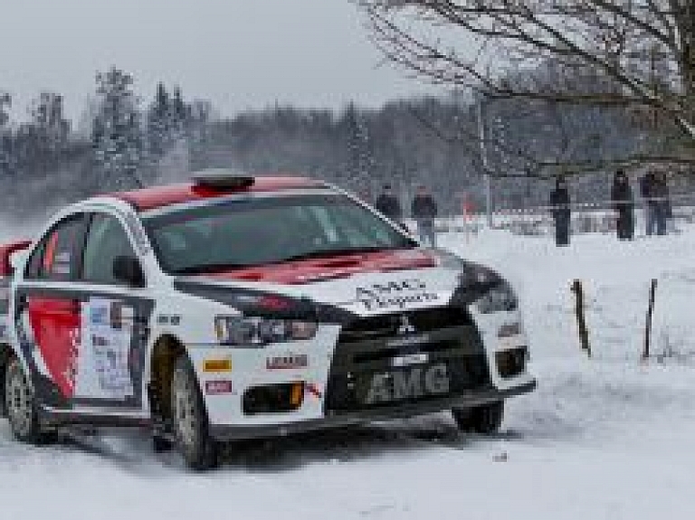 Aizvadīts rallijs "ASRT Alūksne 2012"
