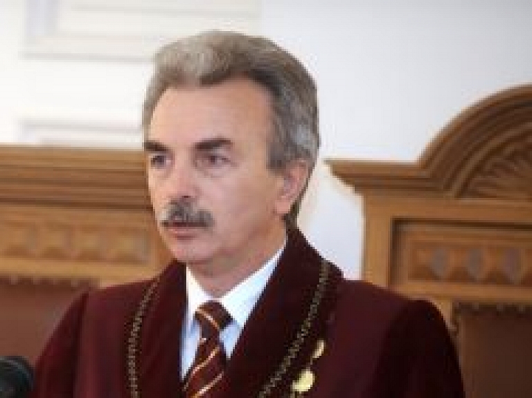 Satversmes tiesa neaptur referendumu (video) - papildināts
