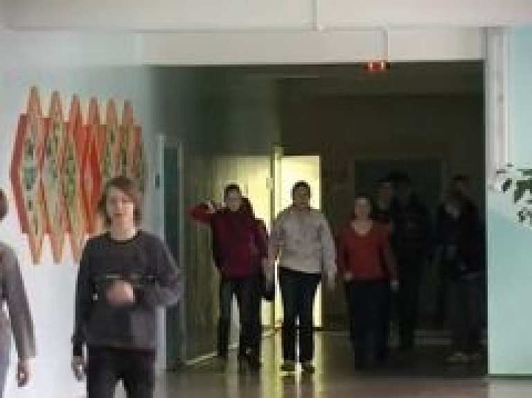 Jēkabpils skolēni aicināti iesniegt zinātniski pētnieciskos darbus (video)