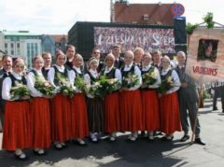 Liepājas deju kolektīvs "Vaduguns" jūlijā dosies uz Eiropeādi (galerija)