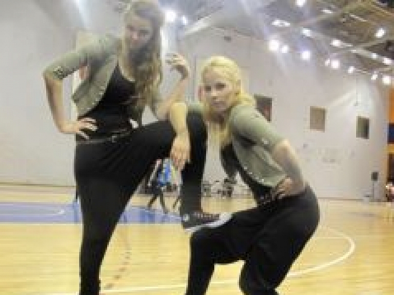 "Glamorous Dance" Rīgā uzņem jaunus dejotājus (galerija)