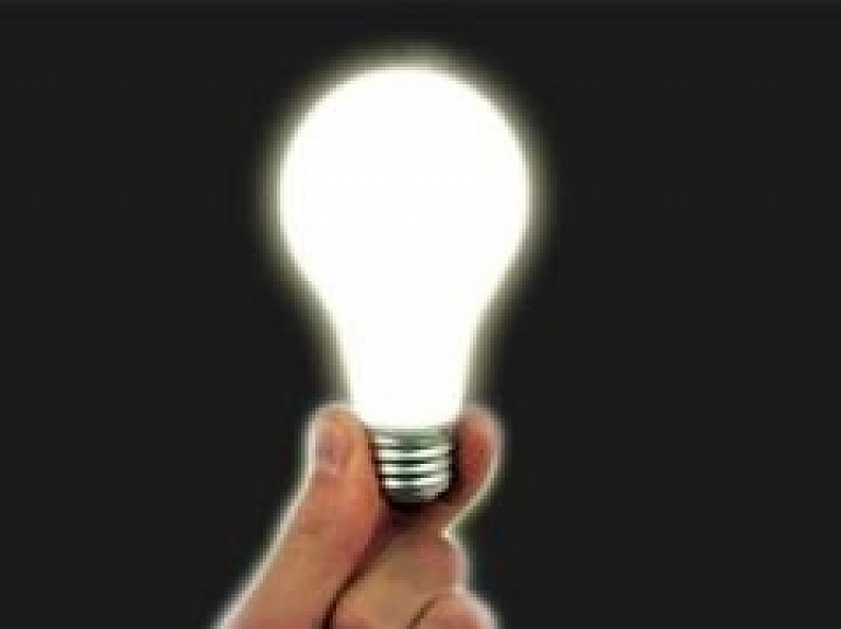 Jelgavā apskatāma Rūtas Labrences gaismas objektu izstāde "Banda"