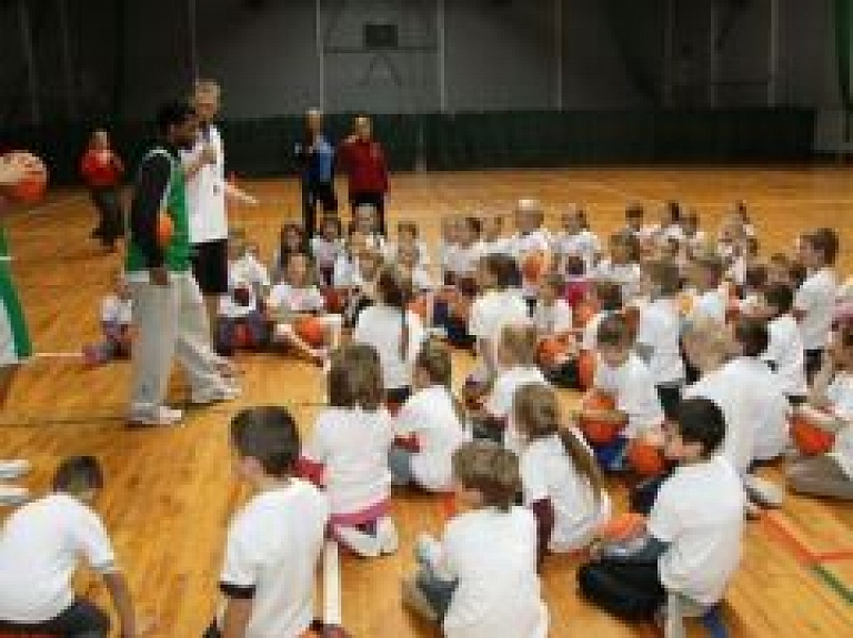 Basketbols aicinās jaunos zemgaliešus (galerija)