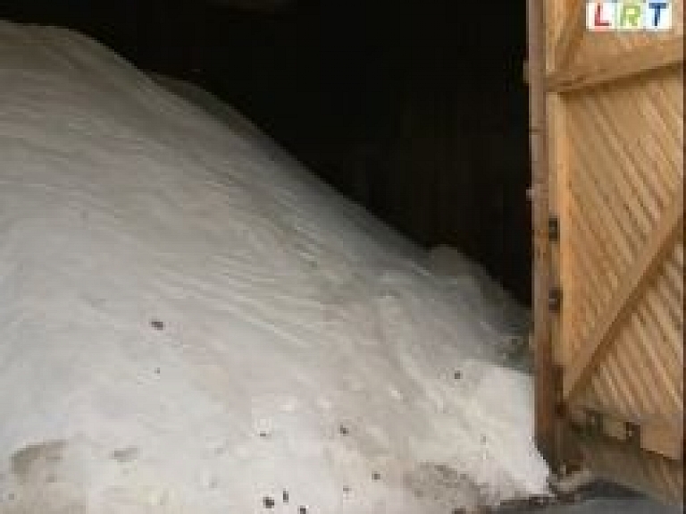 Balvu autoceļu uzturētāji ziemai ir sagatavojušies (video)