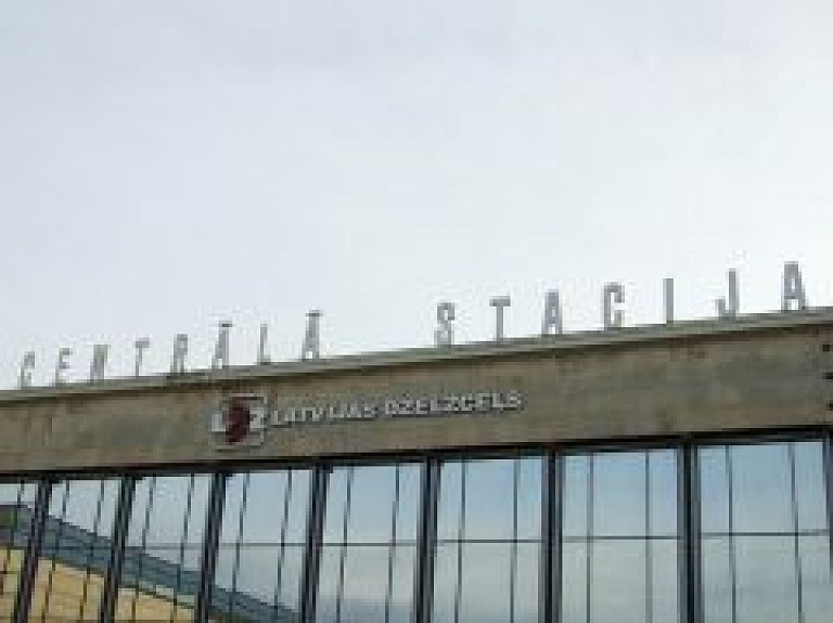 Atjaunota vilcienu kustība no Rīgas centrālās dzelzceļa stacijas - papildināts