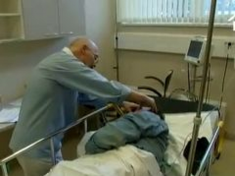 Mediķi: Latvijas iedzīvotāji nodzeras (video)