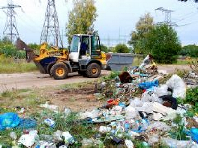 Talkā "Plastmasas karma" Rīgas skolēni un studenti savāc 20,8 tonnas atkritumu un 340 kilogramus PET pudeļu (video)