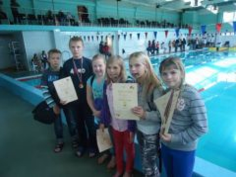 Jēkabpils peldētāji sacenšas Jūrmalā