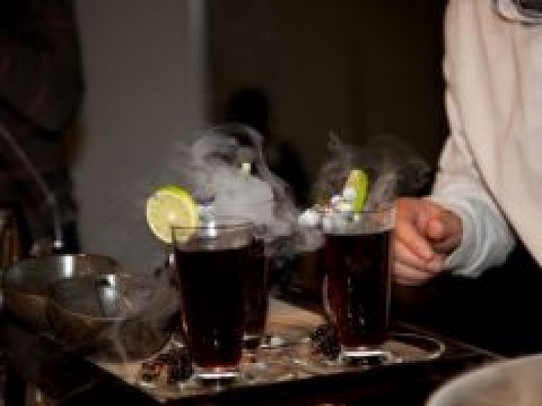 Rīgā noskaidrots gaidāmās ziemas "karstākais" kokteilis