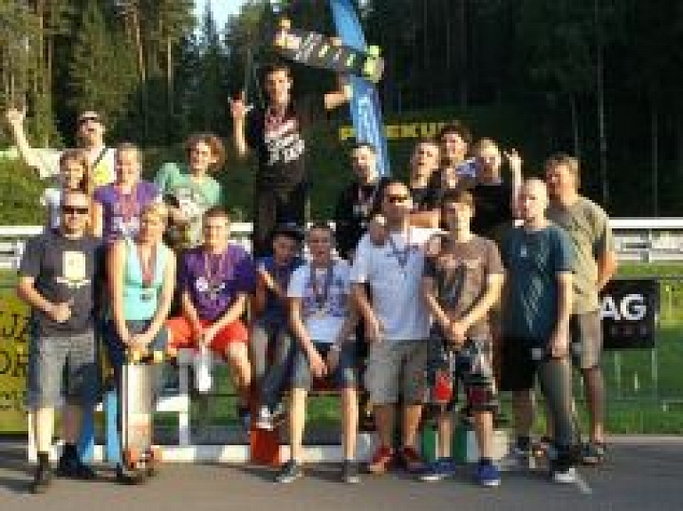 Sportisti no Rīgas gūst panākumus Latvijas čempionātā skeitbordā (galerija)