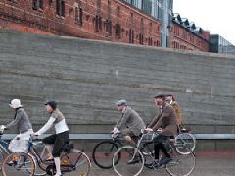 Mēneša beigās Liepājā notiks jau otrais tvīda brauciens