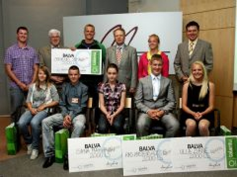 Divi kamaniņu sportisti no Siguldas saņems 4 000 latu atbalstu (galerija)