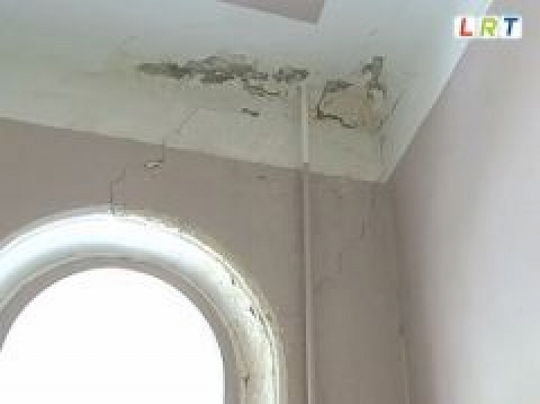 Rēzeknes mūzikas vidusskola ir  tuvu avārijas stāvoklim (video)