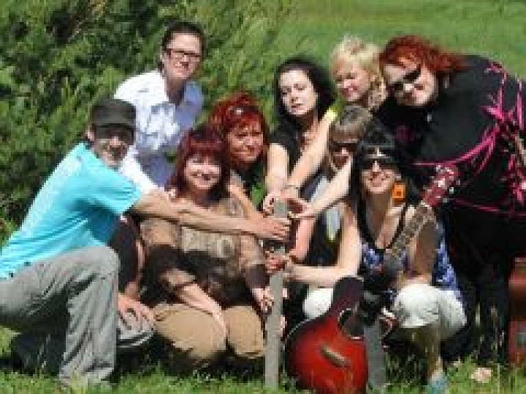 Grobiņas pagastā uzsākta nojumes celtniecība pasākumiem bērniem ar īpašām vajadzībām