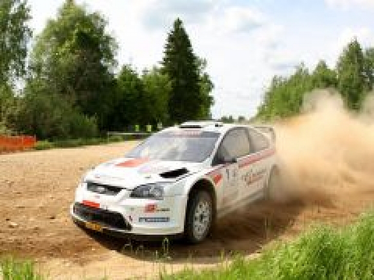 Rallijā Jēkabpils - Madona piedalījās 85 ekipāžas (galerija)