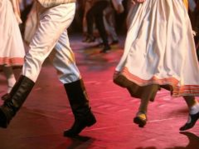 Šodien Jēkabpilī norisināsies tautas deju festivāls "Latvju bērni danci veda"