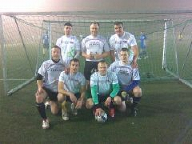 Komanda "Liepājas Olimpiskais centrs" veiksmīgi startē "Nakts futbola turnīrā" - precizēts