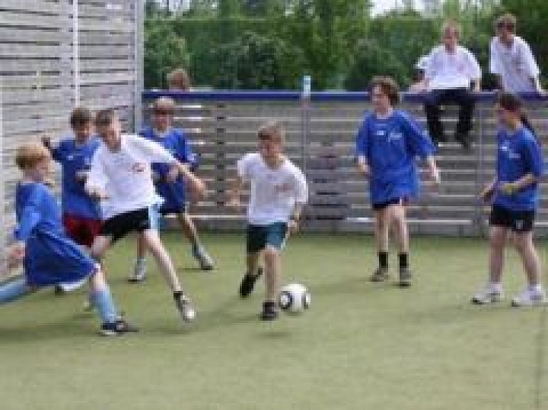 Svētdien Skonto hallē notiks Labdarības futbola turnīrs SOS Ģimeņu stiprināšanas programmas atbalstam