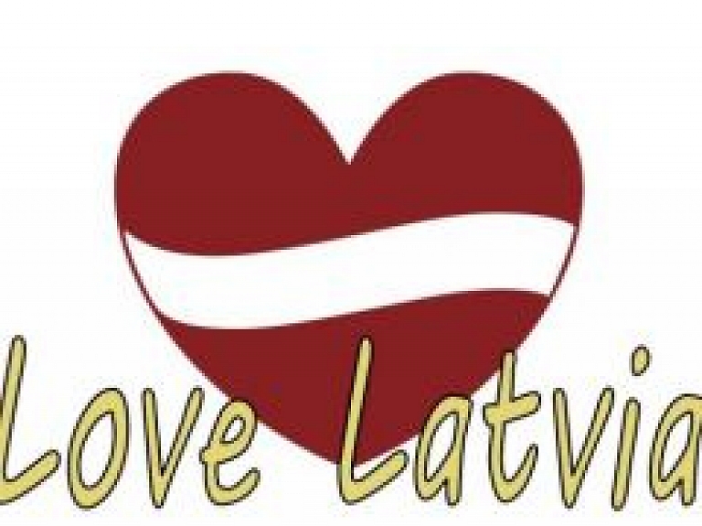 Valmierietis patentē preču zīmi "Love Latvia" un paplašina suvenīru tirdzniecību Rīgā