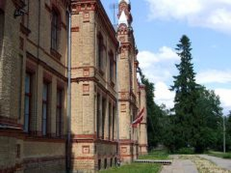 Šodien Valmieras Valsts ģimnāzijā notiek informācijas diena 6.klašu skolēniem un vecākiem
