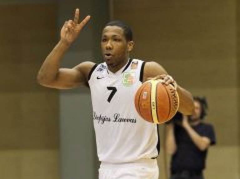 "Lauvas" turpina cīņu par finālu