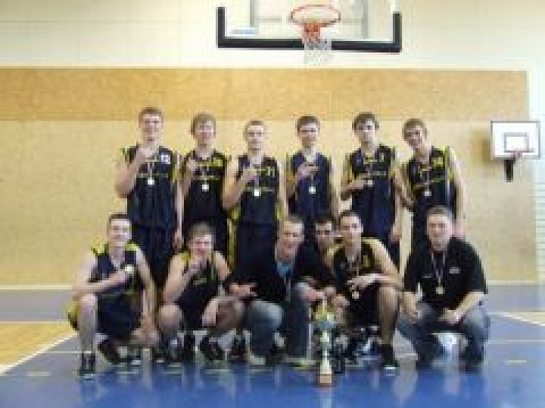 Jēkabpils basketbola čempionātā noskaidroti līderi (galerja)