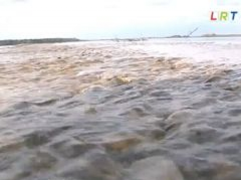 Ilūkstes iedzīvotāji atzīst, ka plūdi šogad ir mazāki (video)