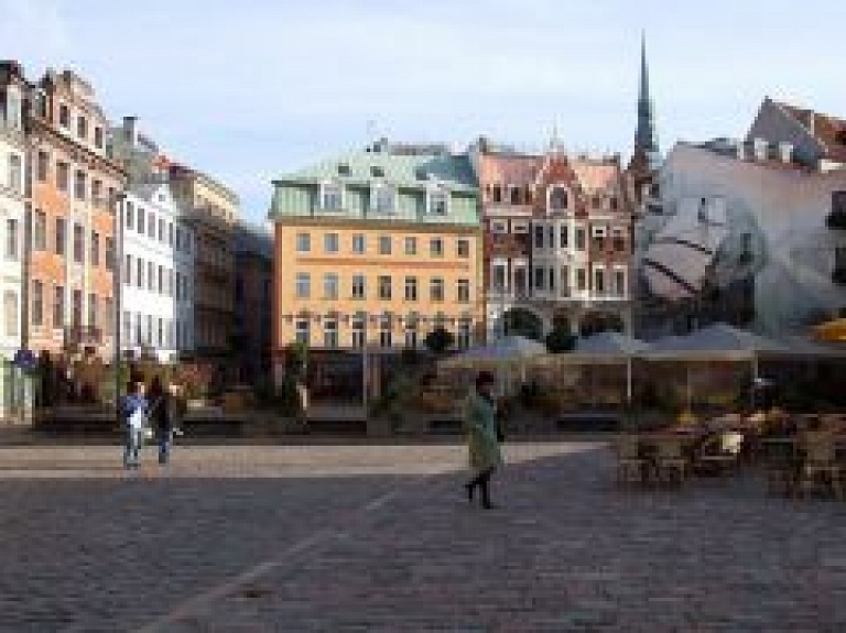 Šodien Rīgā notiek ziepju burbuļu pūšanas akcija "Dreamflash"