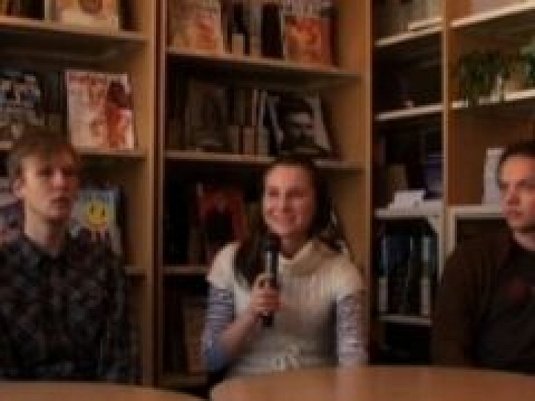 Naudas zīmes: studenti uzskata, ka strukturālās reformas ir tikai uz papīra (video)