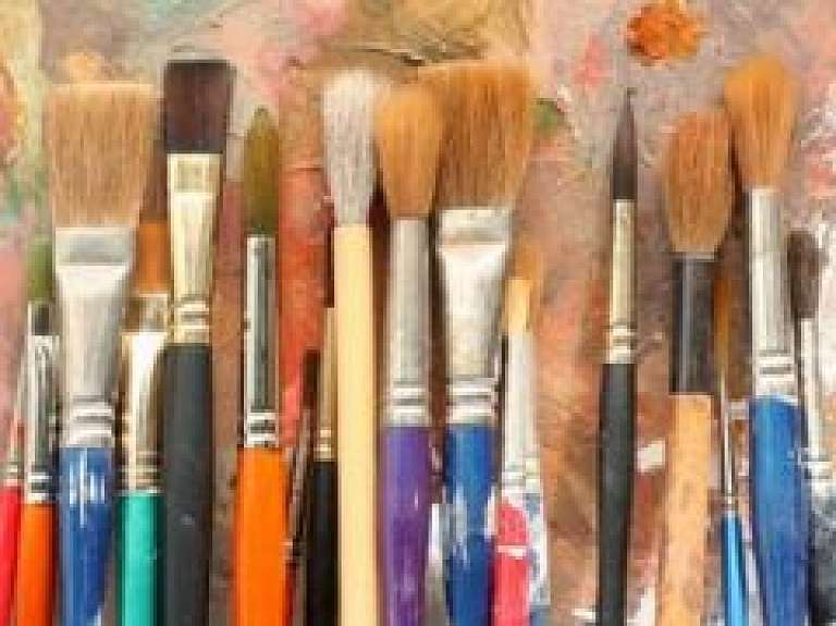 Šodien Bulduru mākslinieku namā notiek Jūrmalas mākslas skolas audzēkņu izstādes atklāšana