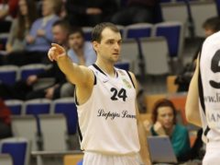 "Liepājas Lauvas" smagā cīņā salauž BK "Valmiera" komandu