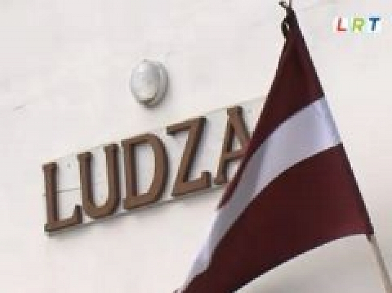 Ludzas stacijā piemin deportāciju upurus (video)